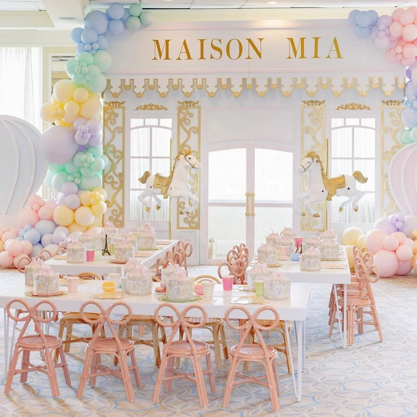 Para cadeiras comerciais exter - Kids Outdoor Dining Table avaliação e preço
